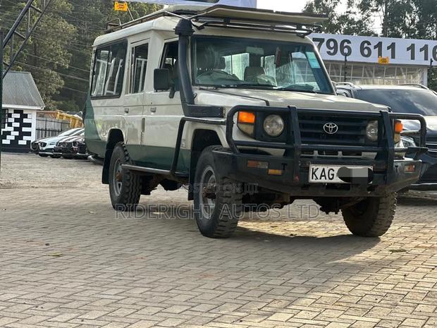 Toyota Land Cruiser 1995 Beige