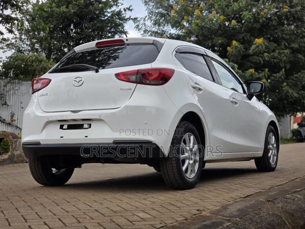 Mazda 2 2020 Pearl