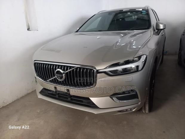 Volvo XC60 2020 Gold