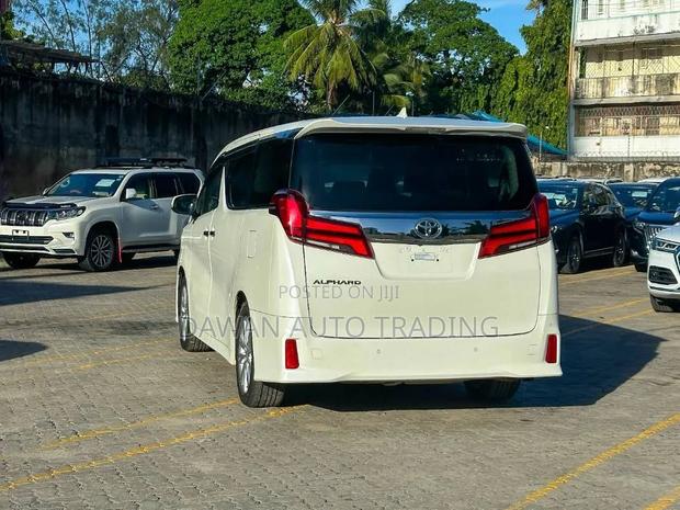 Toyota Alphard 2020 White