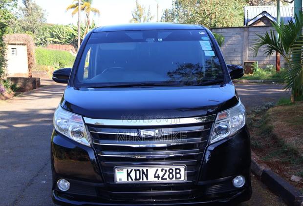 Toyota Noah 2.0 FWD (7 Seater) 2016 Black