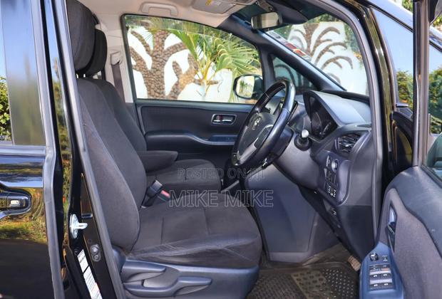 Toyota Noah 2.0 FWD (7 Seater) 2016 Black