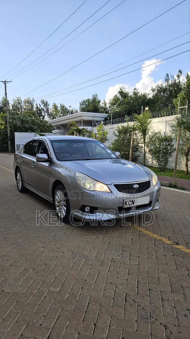 Subaru Legacy 2010 Silver