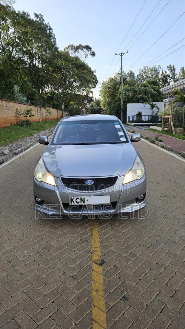 Subaru Legacy 2010 Silver
