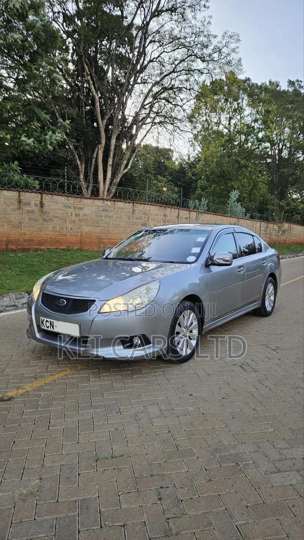 Subaru Legacy 2010 Silver