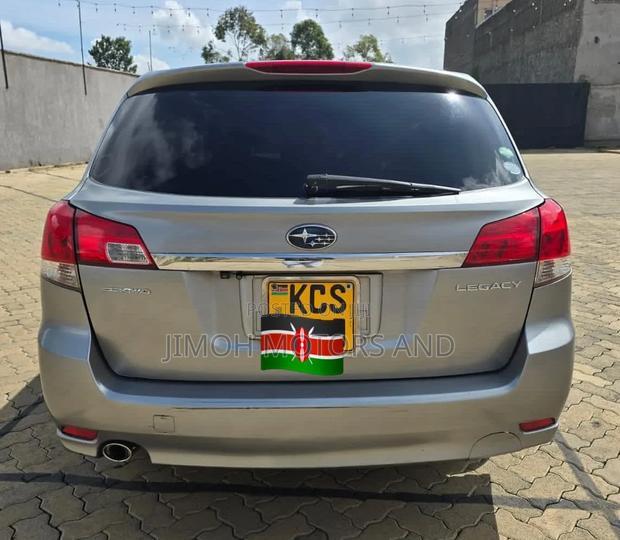 Subaru Legacy 2011 Silver