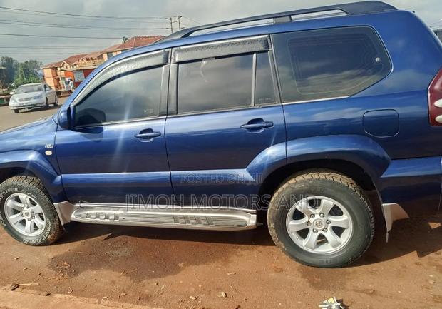 Toyota Land Cruiser 2004 Blue