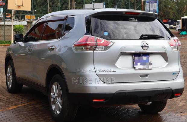 Nissan X-Trail 2.0 Petrol FWD 2014 Silver