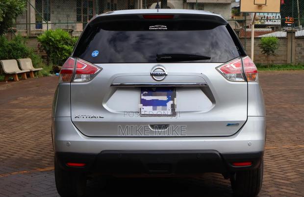 Nissan X-Trail 2.0 Petrol FWD 2014 Silver