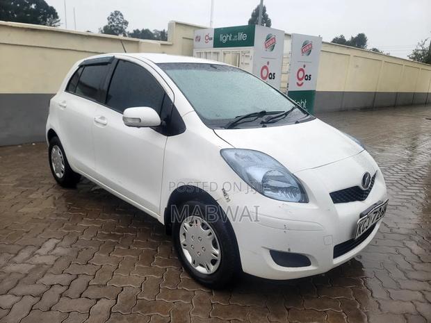 Toyota Vitz 1.0 FWD 5dr 2009 White
