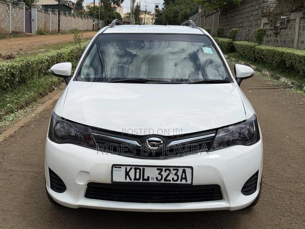 Toyota Corolla Fielder 1.5 Petrol FWD 2015 White