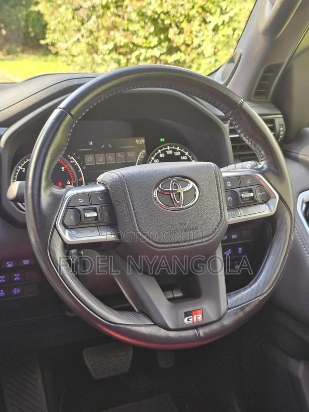 Toyota Land Cruiser 3.3 Diesel 4WD 2022 Black