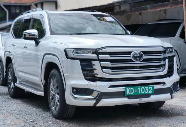 Toyota Land Cruiser 3.3 Diesel 4WD 2021 White