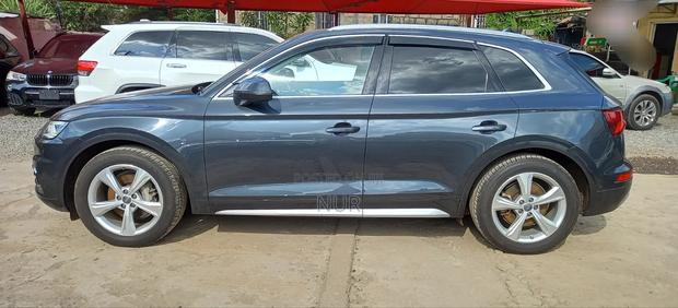 Audi Q5 2.0T Premium AWD quattro 2019 Gray