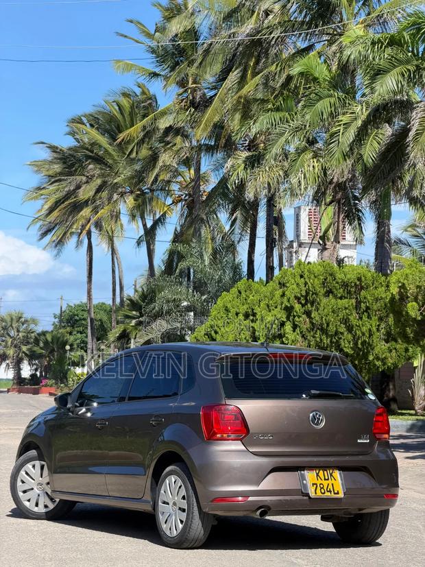 Volkswagen Polo 2015 Beige