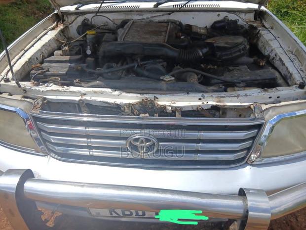 Toyota Land Cruiser Prado 2003 White