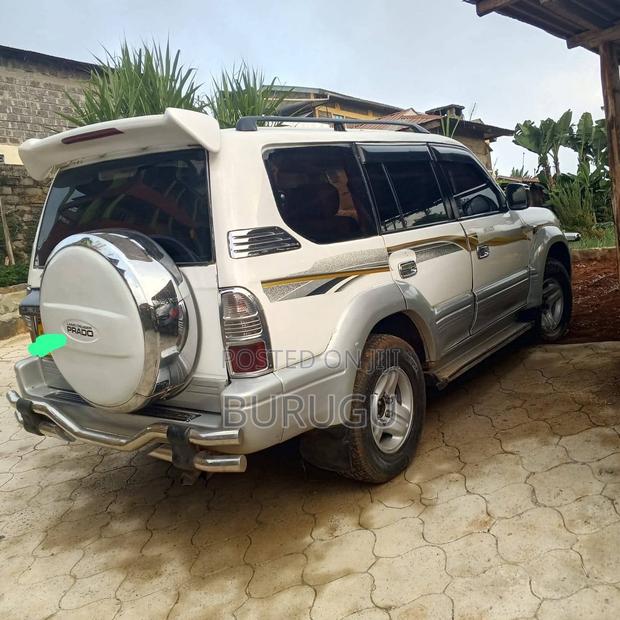 Toyota Land Cruiser Prado 2003 White
