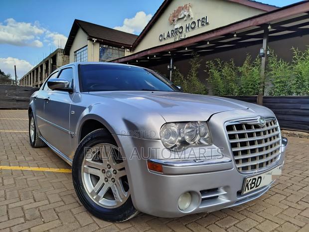 Chrysler 300C Base RWD 2007 Silver