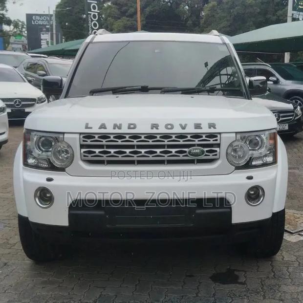 Land Rover Discovery 2013 White