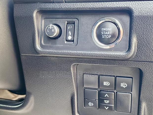 Toyota Land Cruiser Prado 2.8 2021 Black