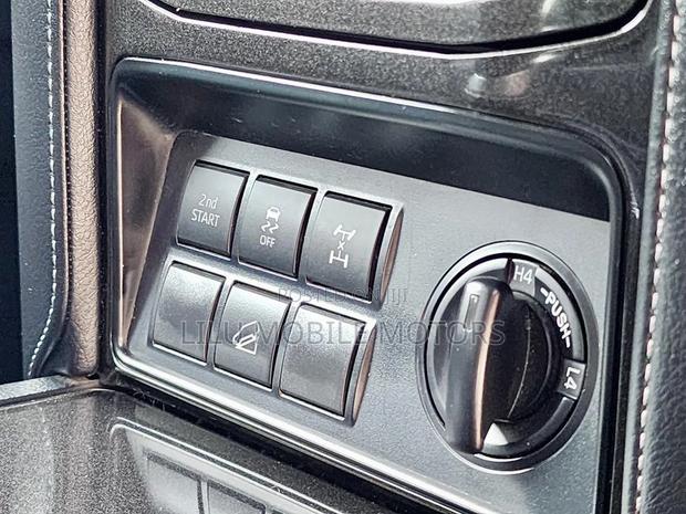 Toyota Land Cruiser Prado 2.8 2021 Black