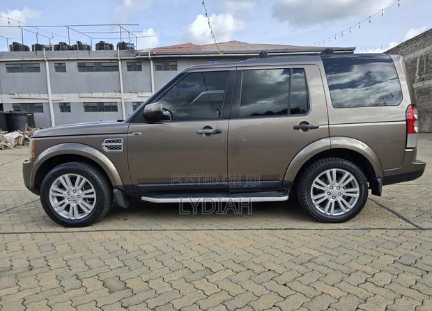 Land Rover Discovery 2010 Brown