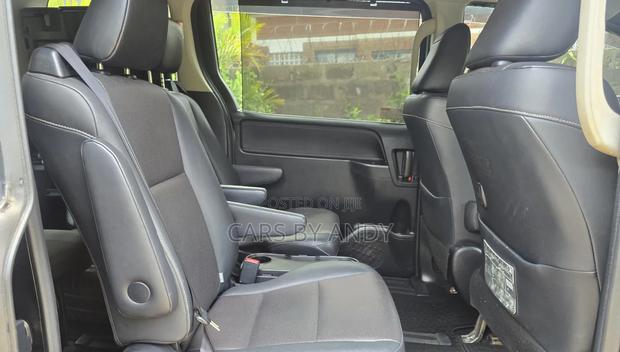 Toyota Esquire 2017 Black