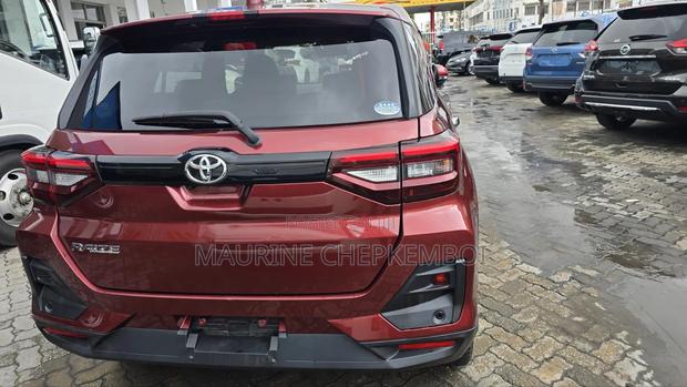 Toyota Raize 1.0 AWD 2021 Burgundy