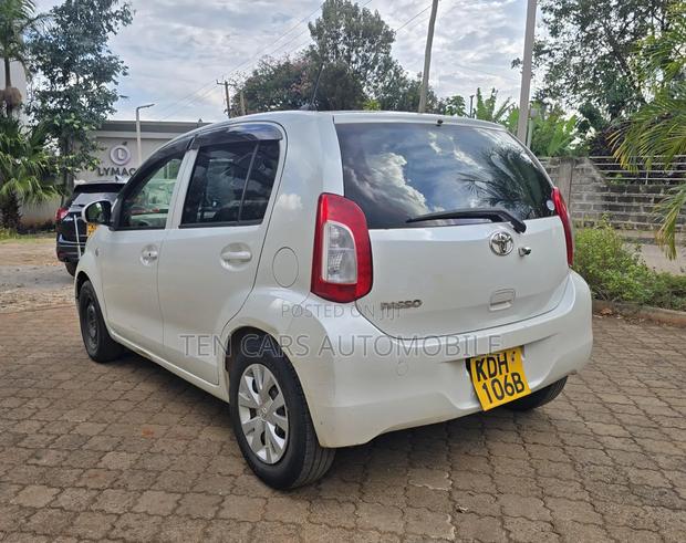 Toyota Passo 2015 White