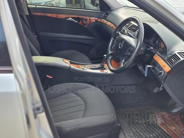 Mercedes-Benz E300 2008 Silver