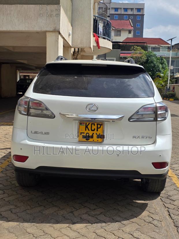 Toyota Lexcen 2010 White