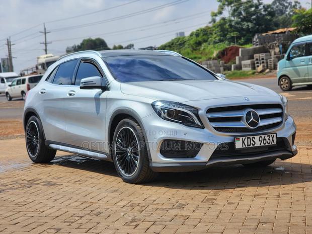 Mercedes-Benz GLA 250 2017 Silver