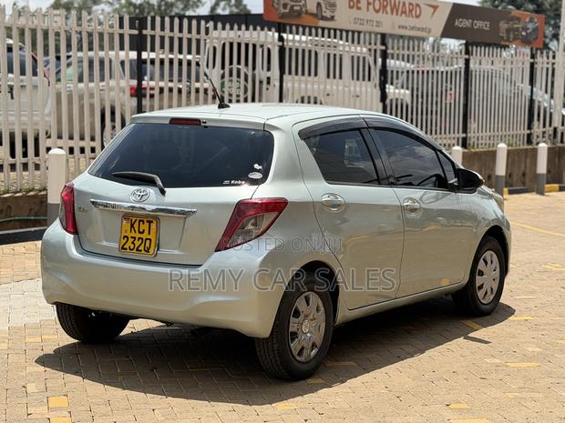 Toyota Vitz 2012 Green