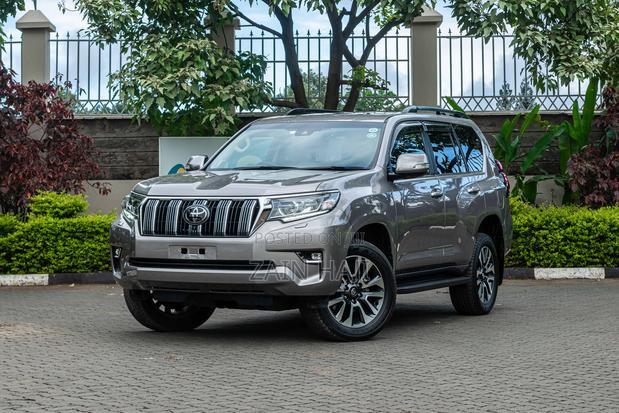 Toyota Land Cruiser Prado 2023