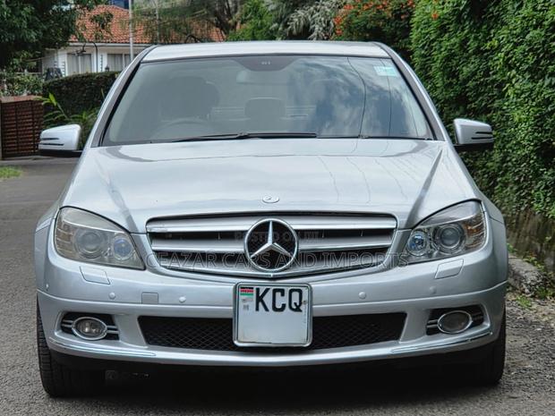 Mercedes-Benz C200 2011 Silver