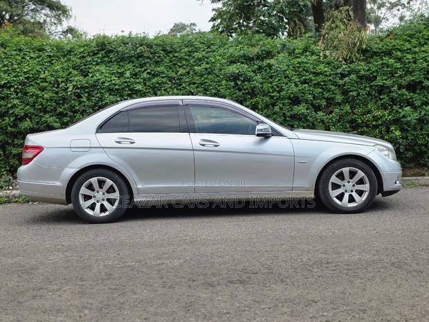 Mercedes-Benz C200 2011 Silver