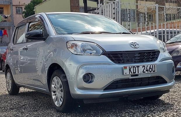 Toyota Passo 2018 Silver