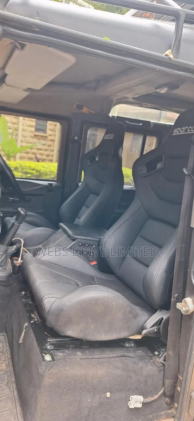 Land Rover Defender Puma 110 2.4 TD 2012 Brown