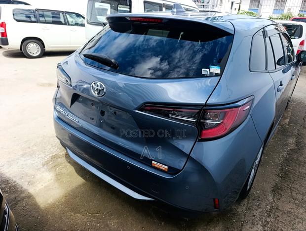 Toyota Corolla XSE (1.8L 4cyl 2A) 2019 Blue