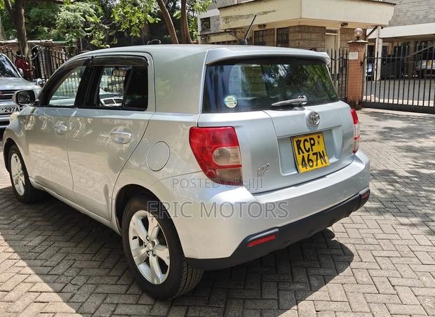 Toyota IST 2010 Silver
