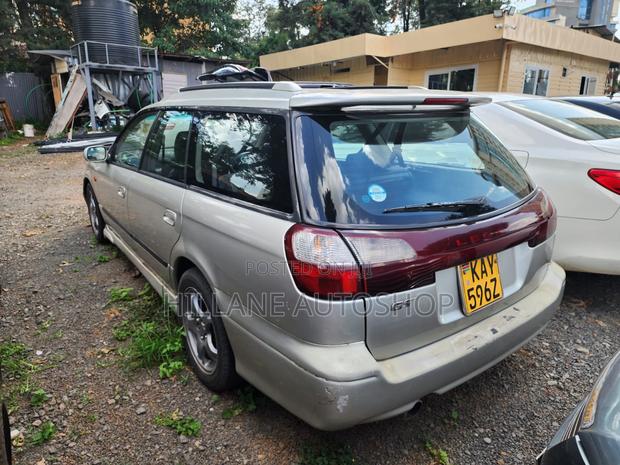 Subaru Legacy 2000 Silver