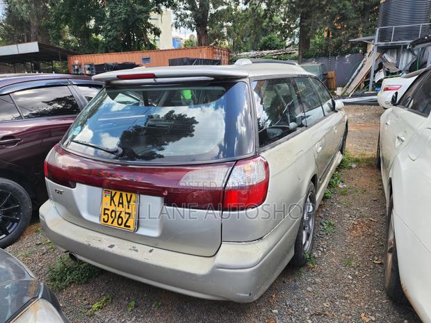 Subaru Legacy 2000 Silver