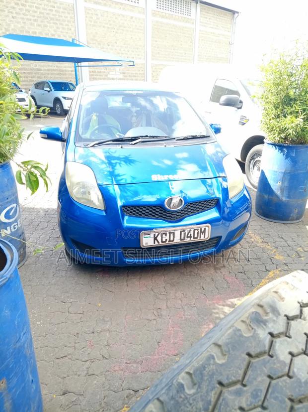 Toyota Vitz 2010 Blue