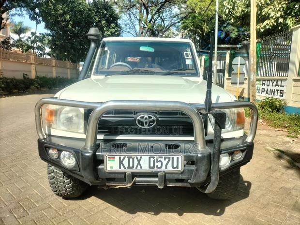 Toyota Land Cruiser 2012 White