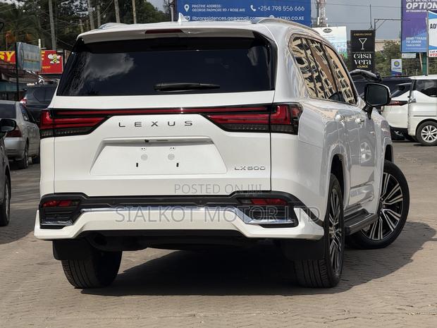 Lexus LX 600 2022 White