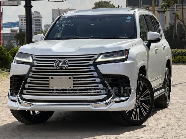 Lexus LX 600 2022 White