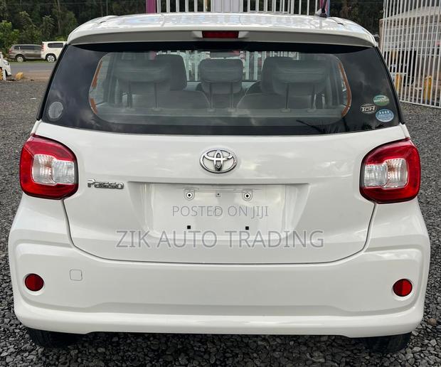 Toyota Passo 2018 White