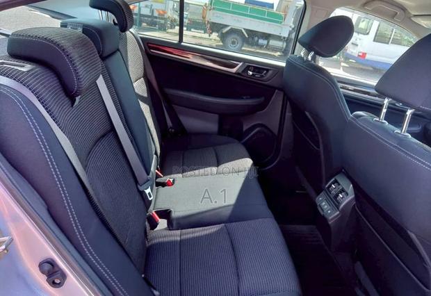 Subaru Legacy 2.5i Premium AWD 2019 Silver