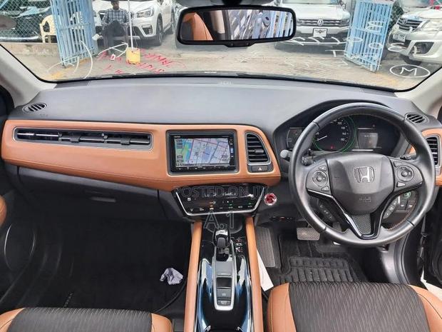 Honda Vezel 1.5 Hybrid 2WD 2019 Purple