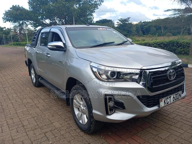 Toyota Hilux 2015 Silver